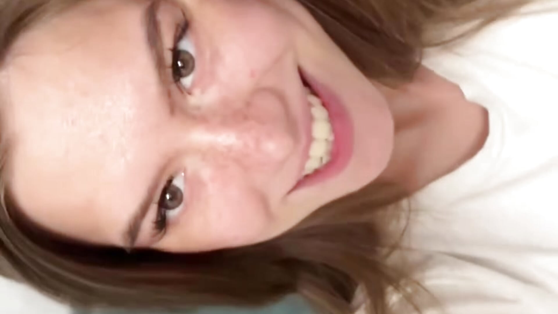 Lipsync – video af ChaeHerin cam-model