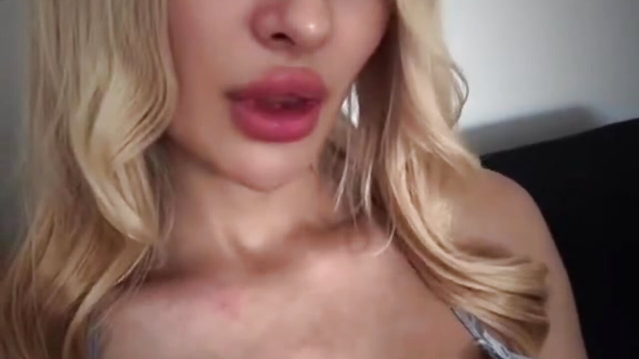 More me 💕 - فيديو من EvellynGold موديل الكام
