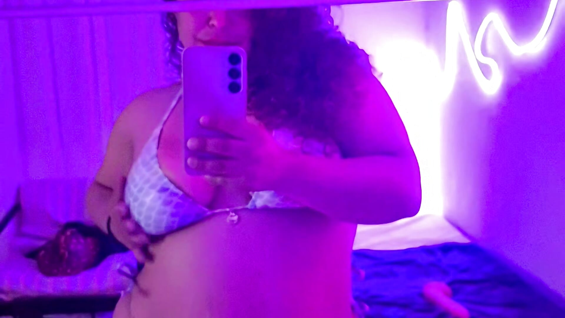 A little bit of my curvy body for you... desire me - clip cu Sweetbrunette-69 model videochat