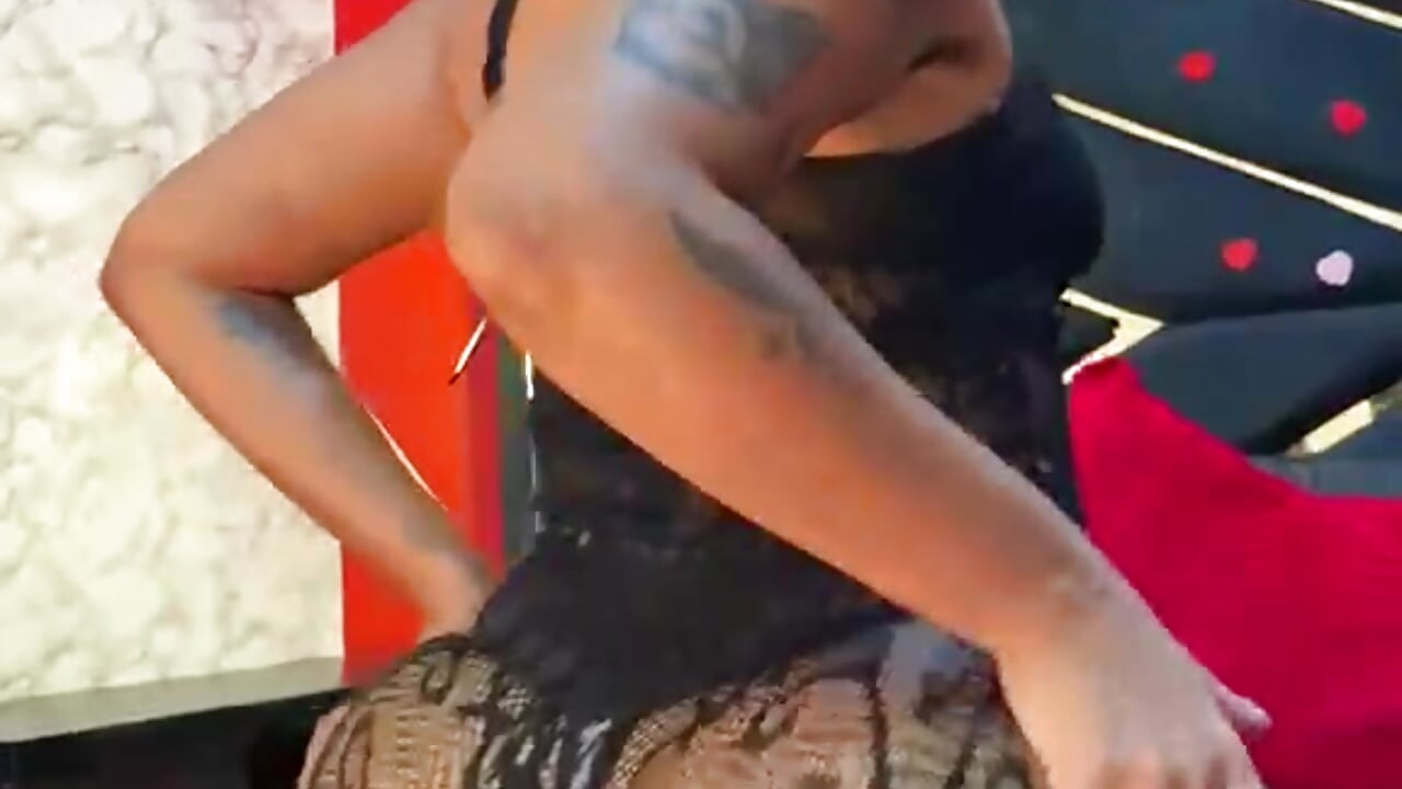 bounce ass in your face 🔥🥵 - video by LeylaMorgan_