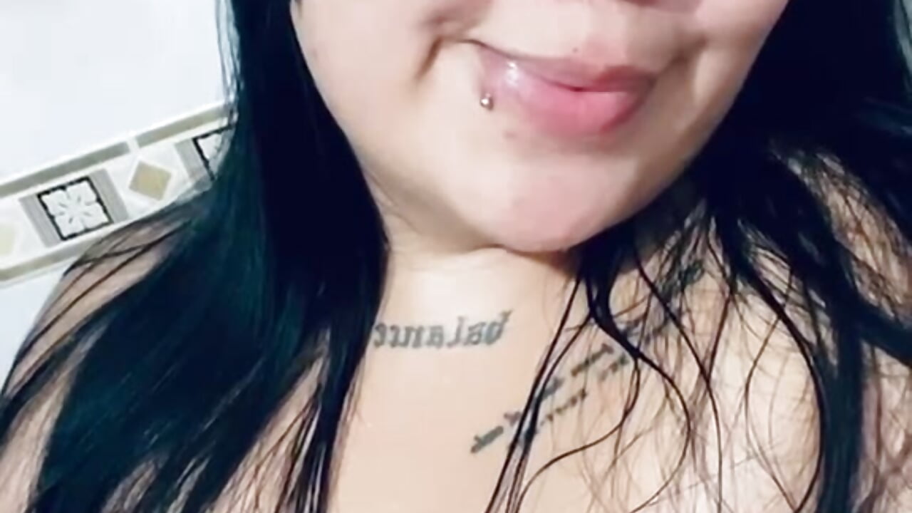 tits in its full splendor