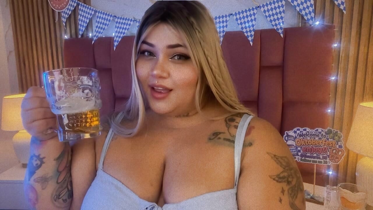 Oktoberfest is here! - clip cu Evaverse_95 model videochat