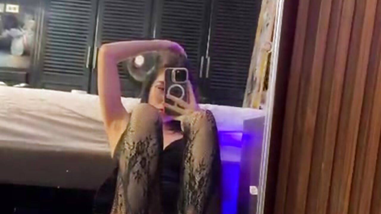 Enjoy me - video by emma_cartter_ cam model