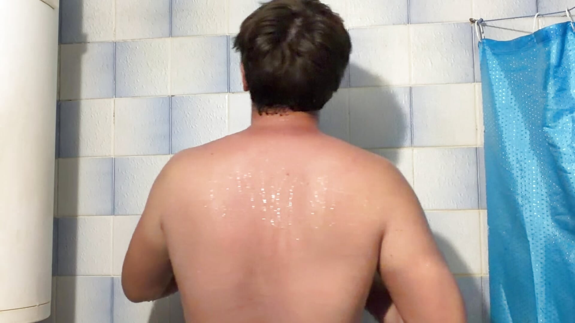 Full naked in the shower – video od webkamerové modelky adam_jknight