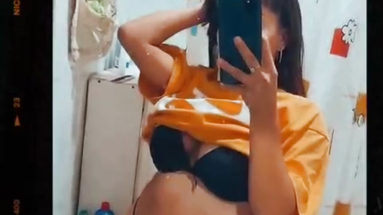 😛🥰🥰😍😍 - video di dulcedooll modella di cam