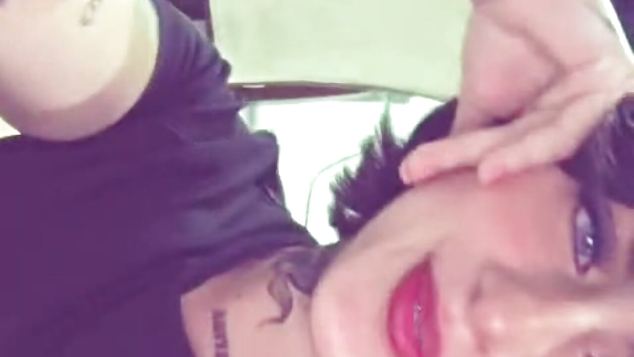 kissme🥰 - video by Jessibentzz cam model