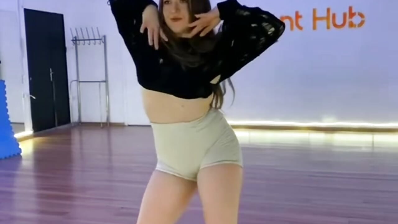 DANCE - video van NikaRoset cam-model
