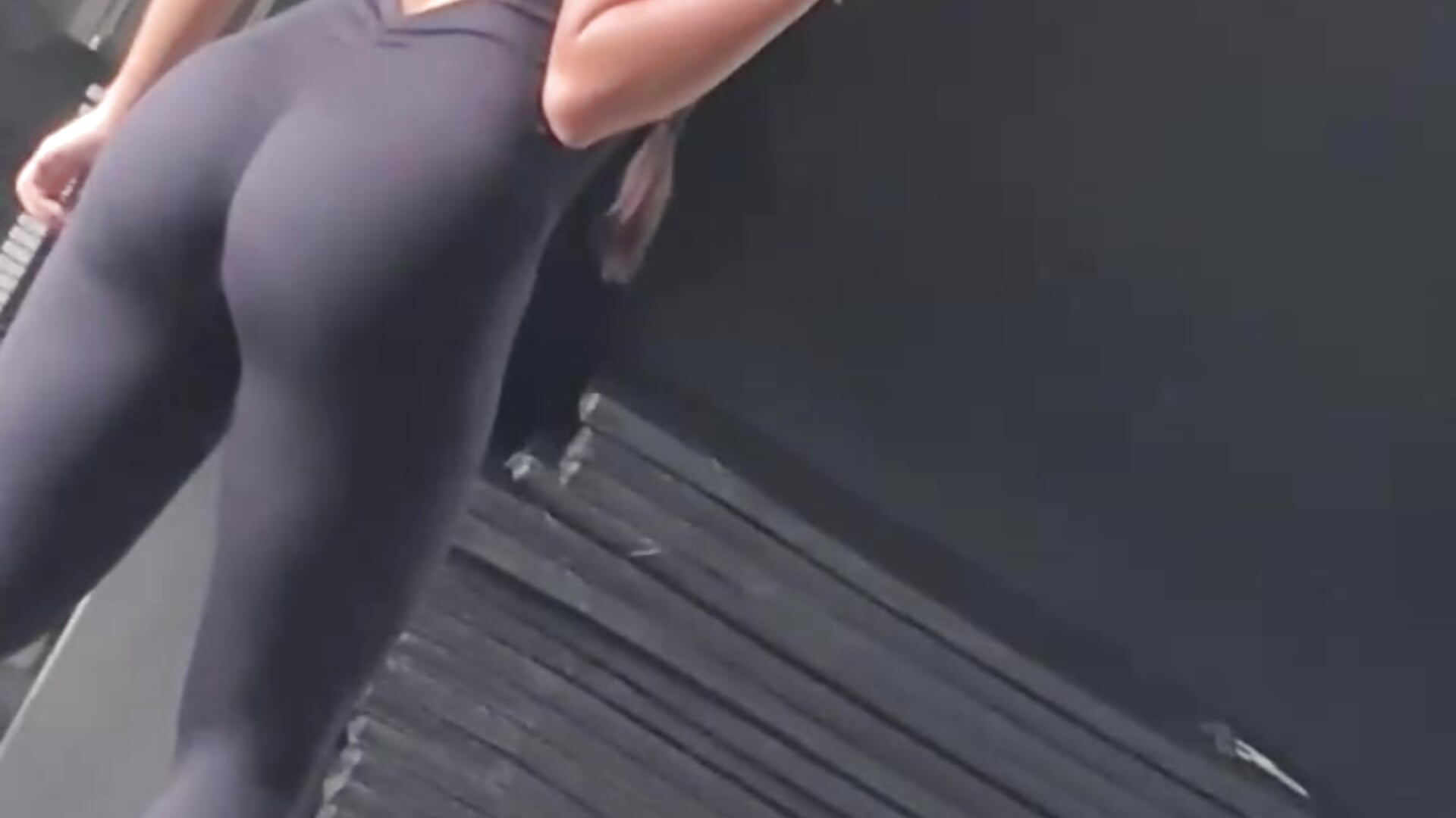 MY ASS IN GYM – video af Alessia-Rouge cam-model