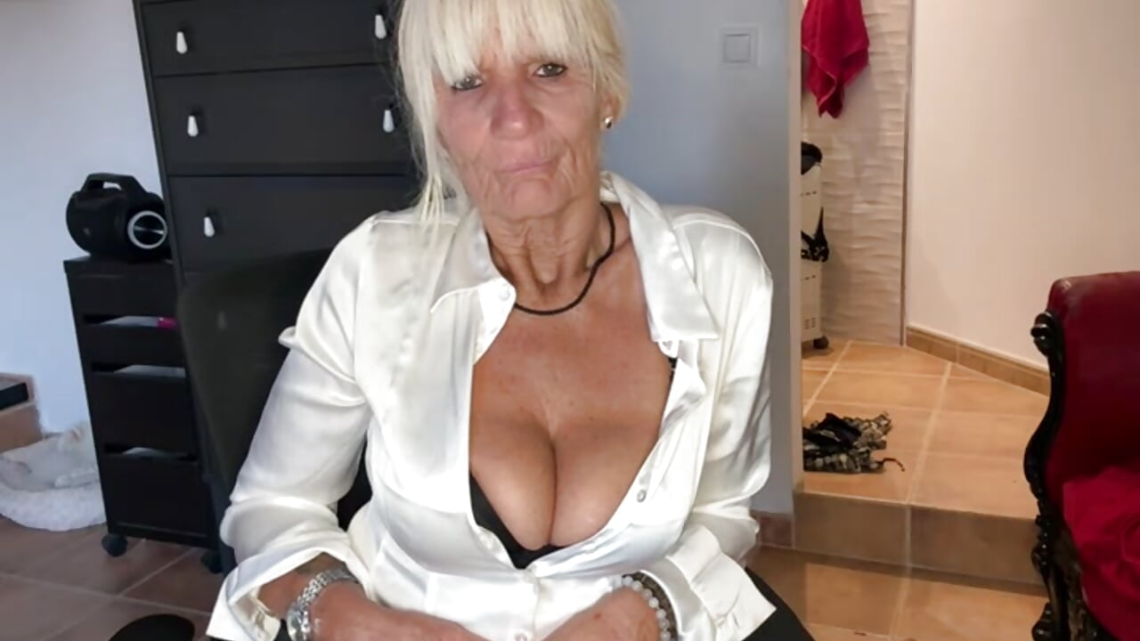 HOT SPY SHOW