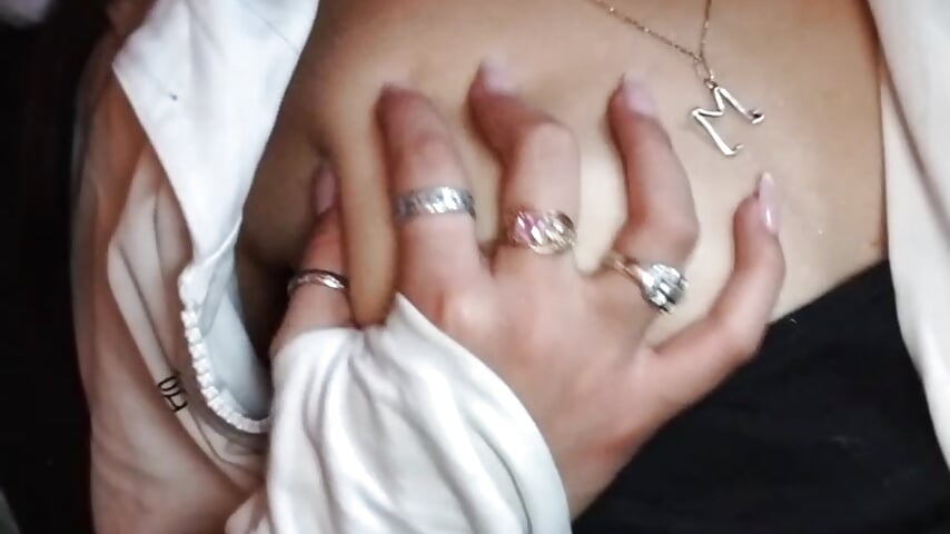 Do u like my nipples?