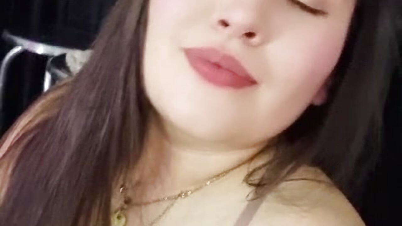 😏 - video by Malia- cam model