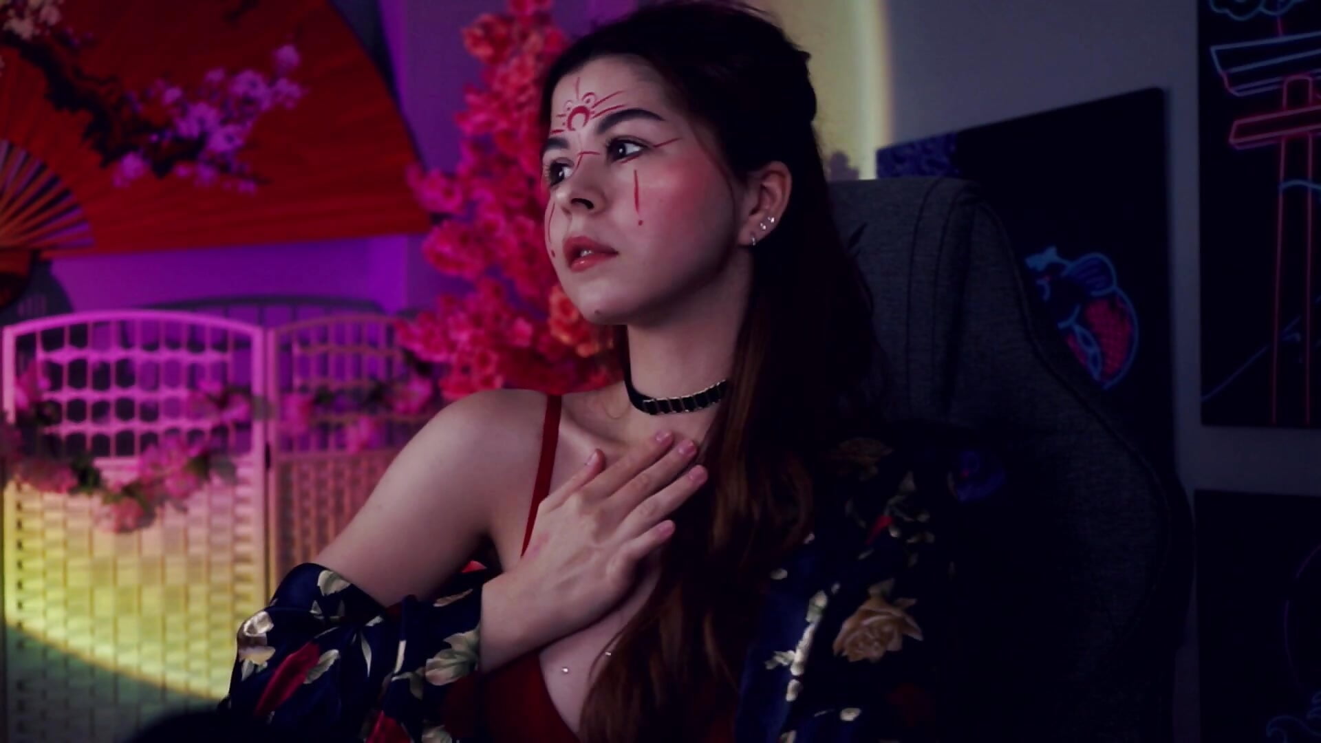 Red Neko - video by SienaAshwood cam model