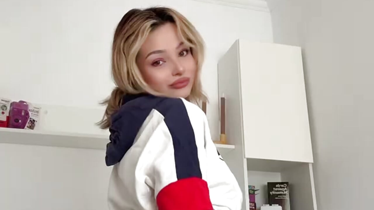 its friday bae－カメラキャストのFreyaAzelleの動画