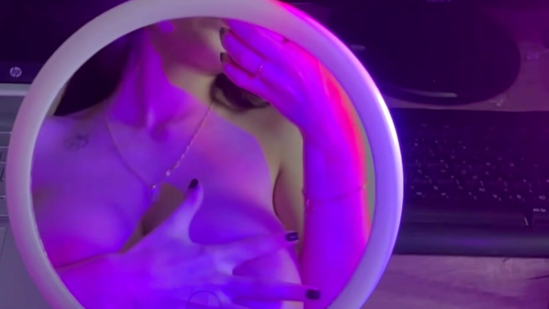 play with me - video di Kira_Mous modella di cam