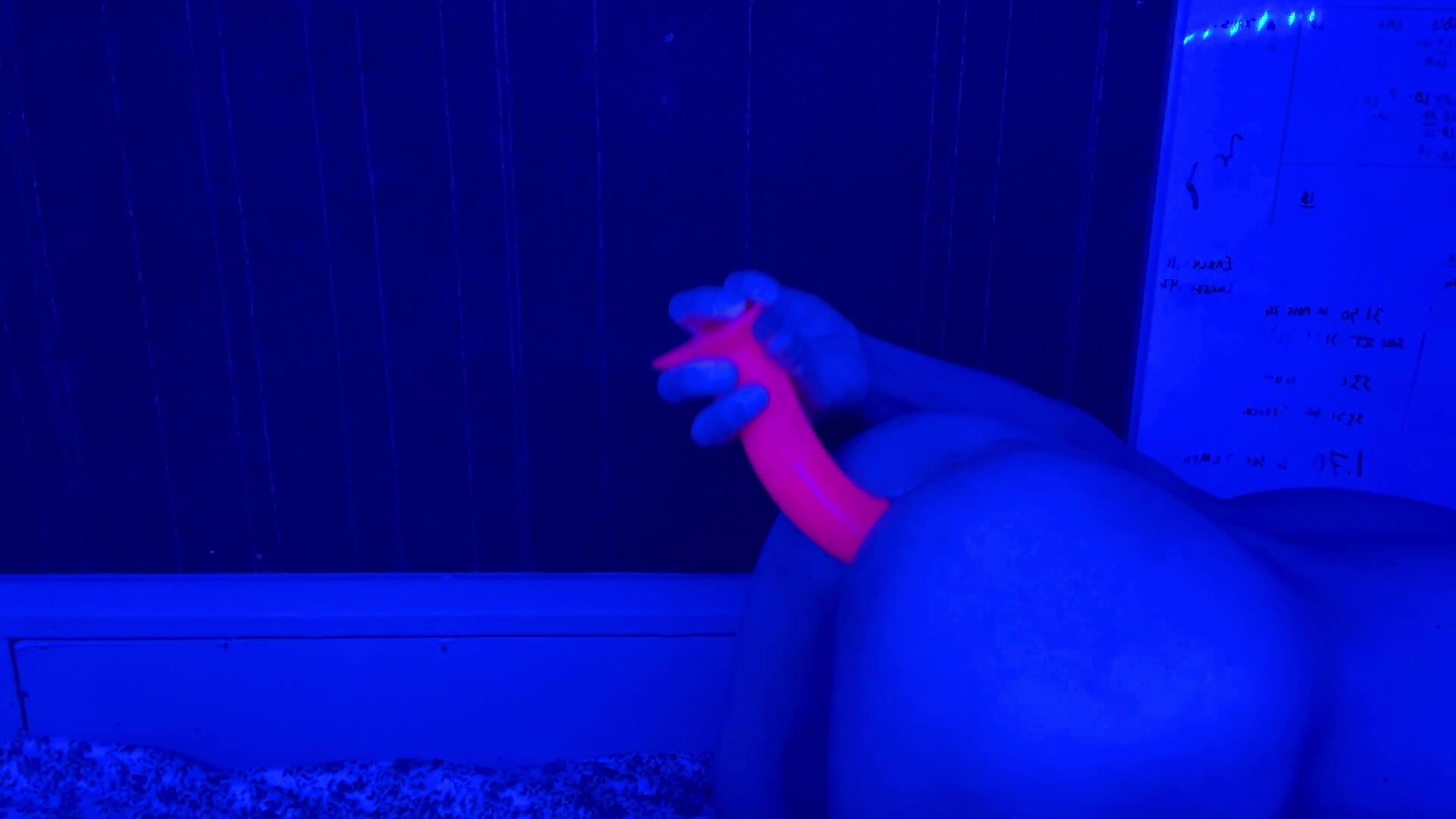 huge pink toy in my tight little bottom - video van dbknky cam-model