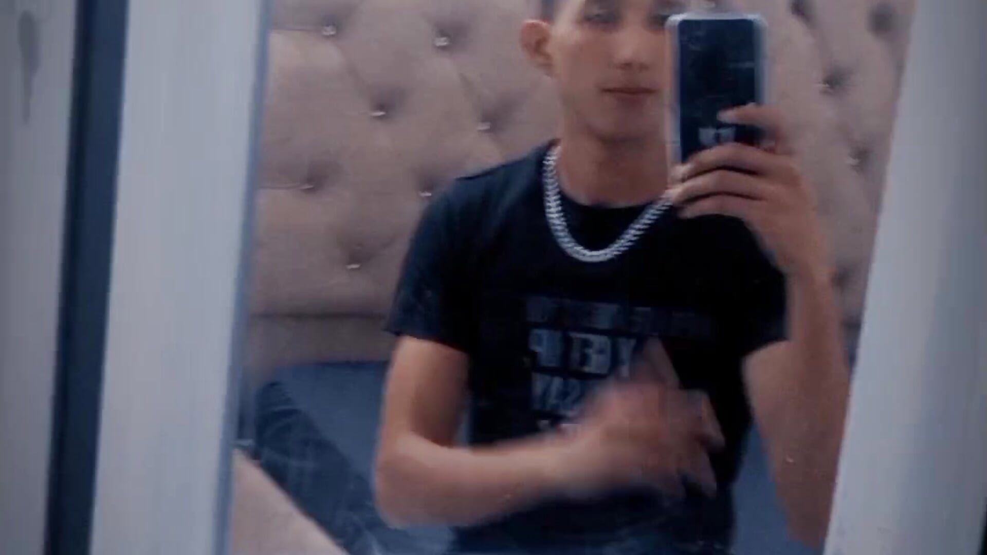 I’ll be waiting for you in my room 😍 - Vídeo de AlphaMarco, modelo de vídeos