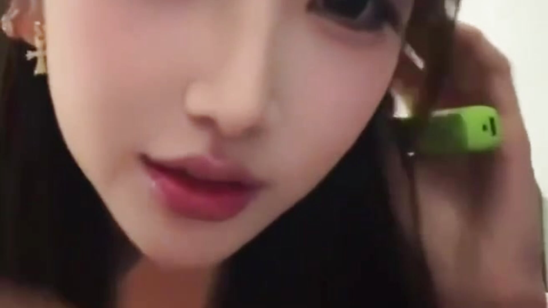 -8382535150471683083 - video by C-B-001 cam model