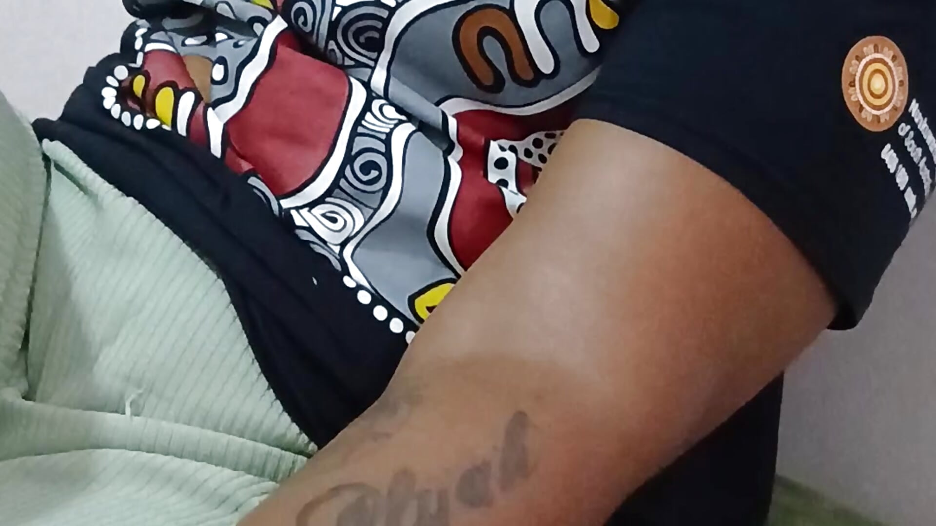 Arm Tatoo - vidéo du modèle de showcams QueenQuincy
