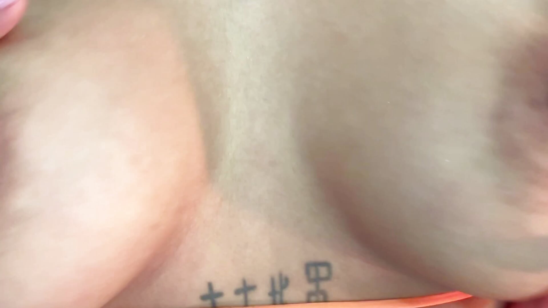 Boobs🩷🧡 - video av Emily_Wolff cam-modell