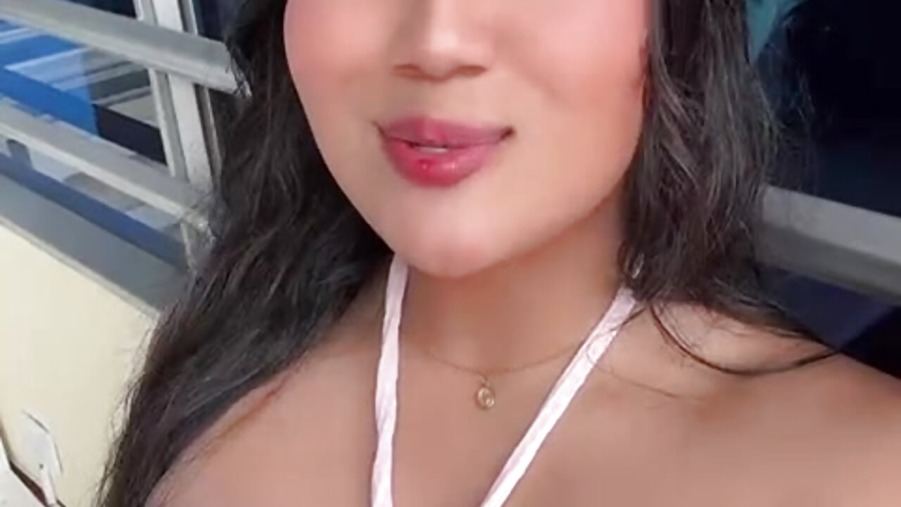1000467782 - video van violettabloom8 cam-model