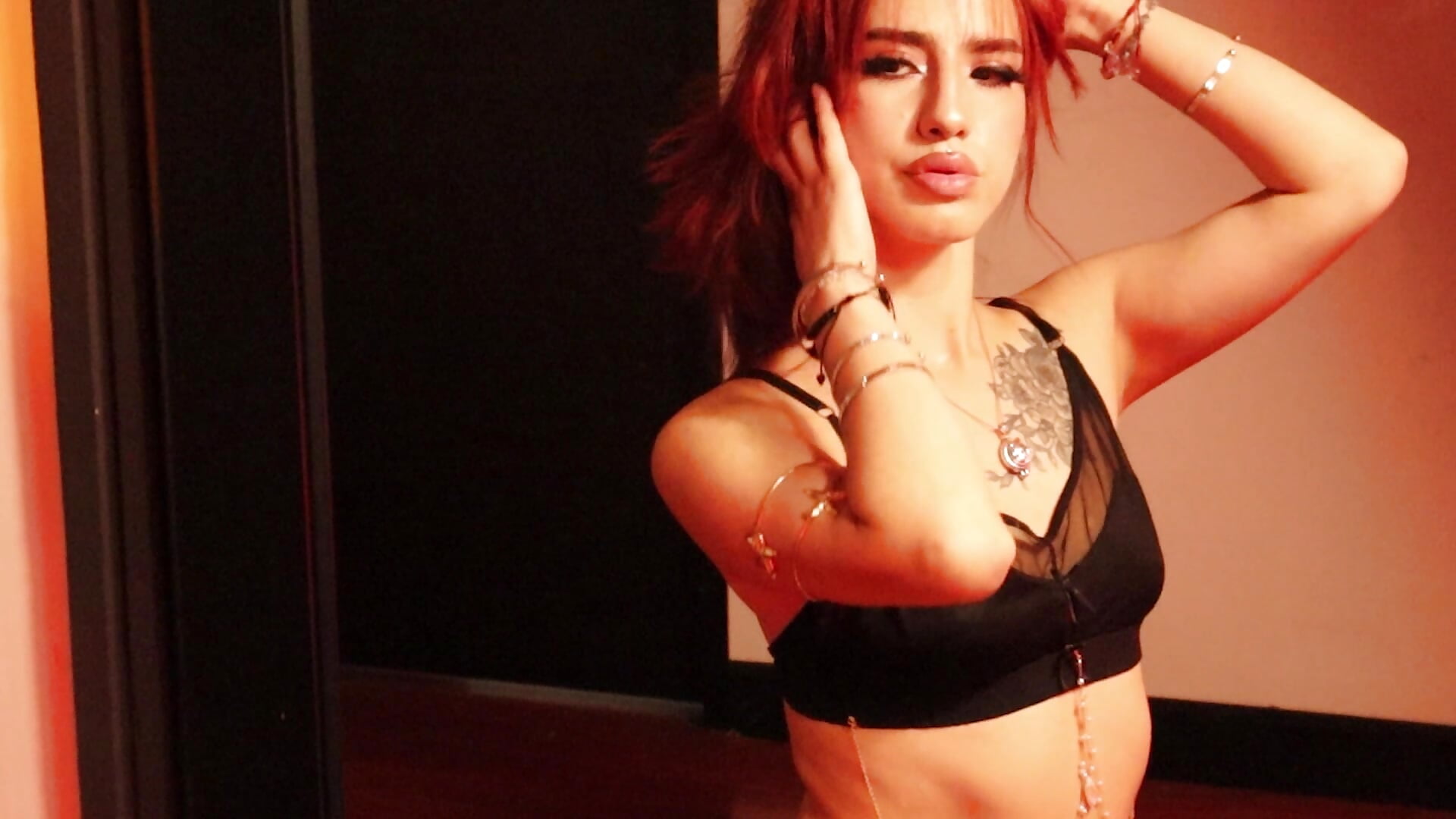 A ROMANTIC DINNER? - video oleh model kamera Elodiee_Roussee