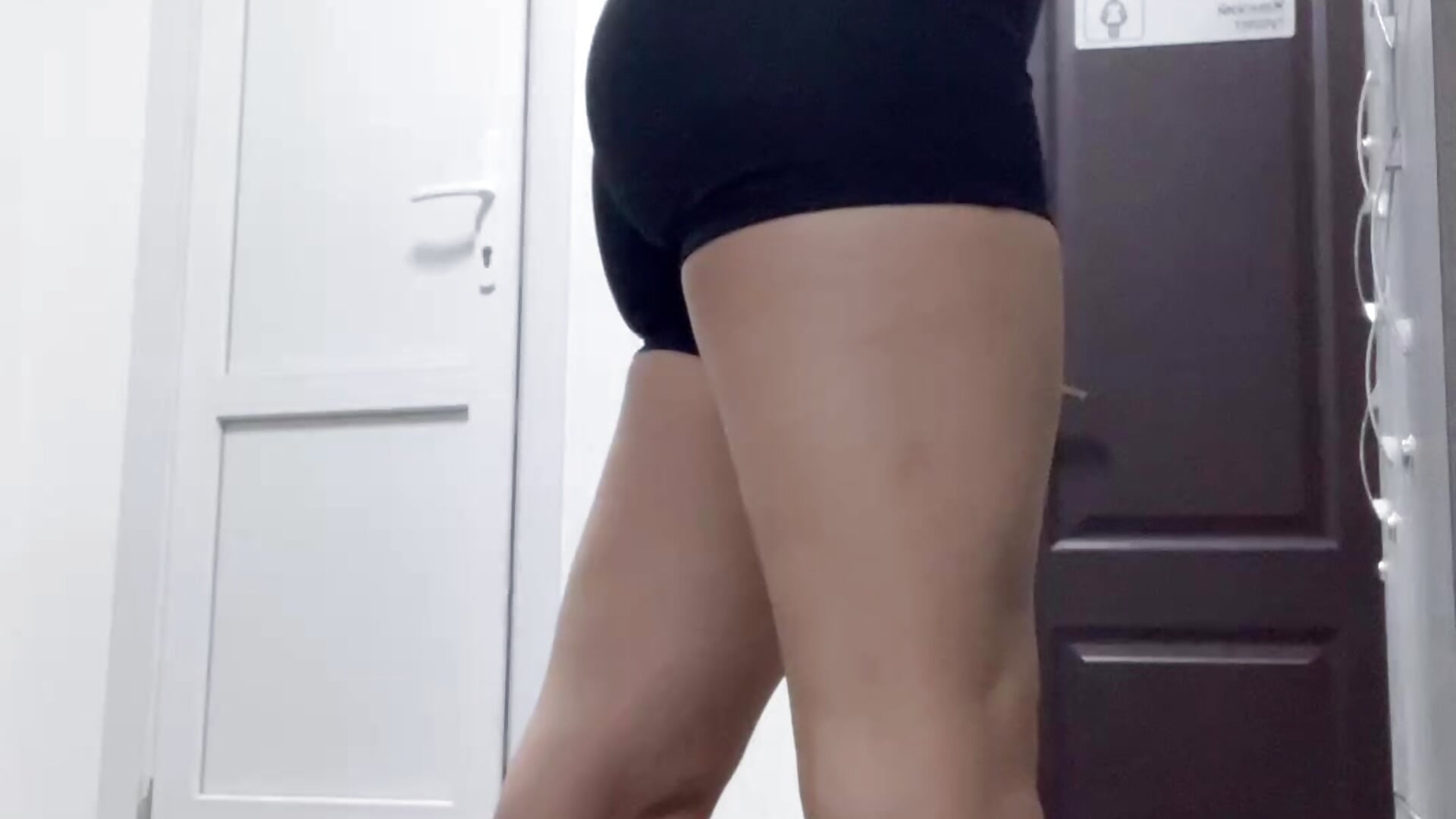 Gym story 2 - видео от уебкам модела Bellamirror