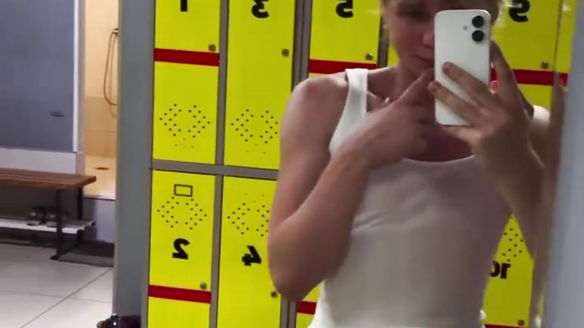Hello - vídeo de Markusyaa modelo de câmara