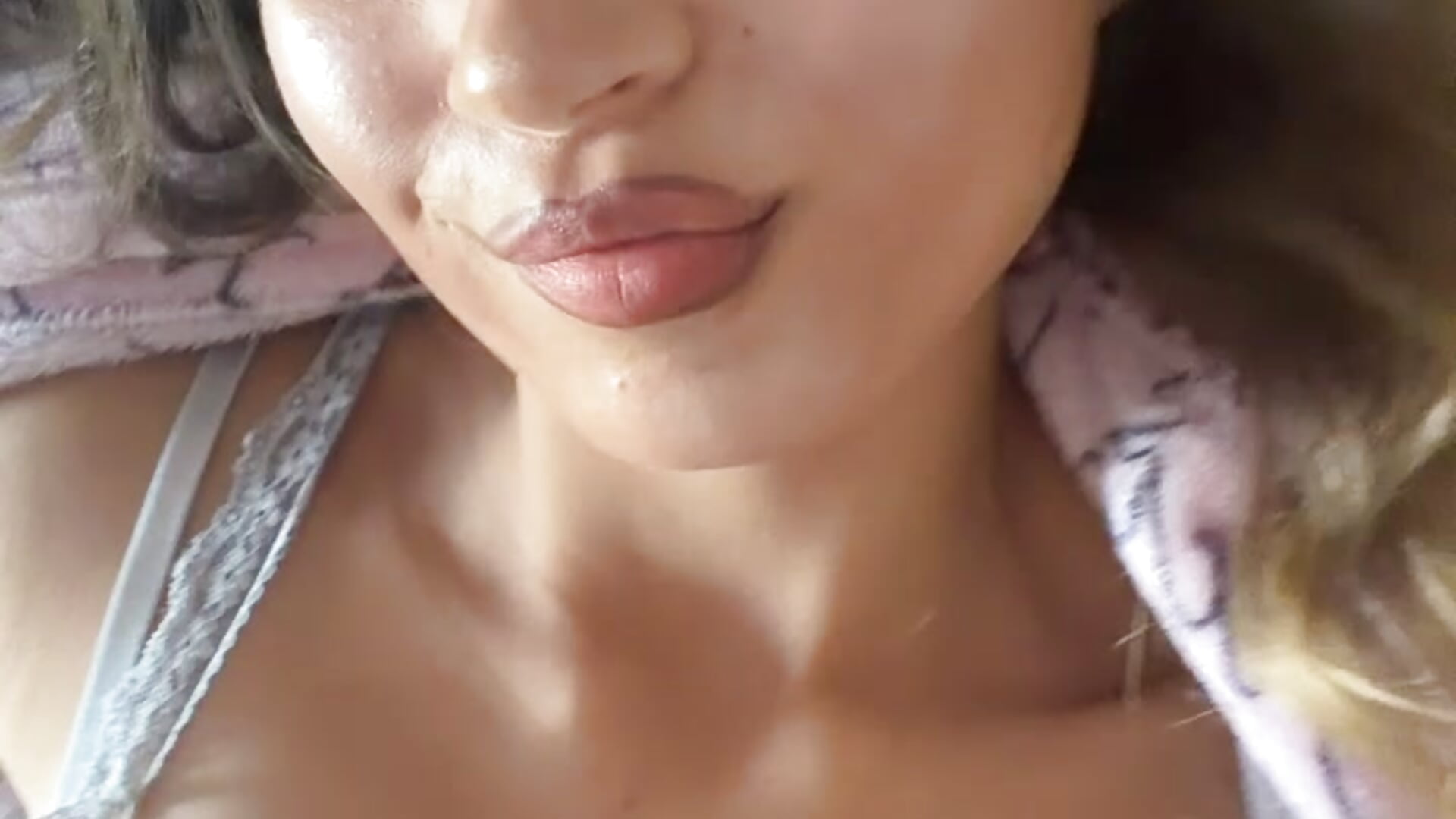 9872CCF4-5EA7-4899-B74E-D0FB5EEA4DC7 – video af CrystalRose20 cam-model