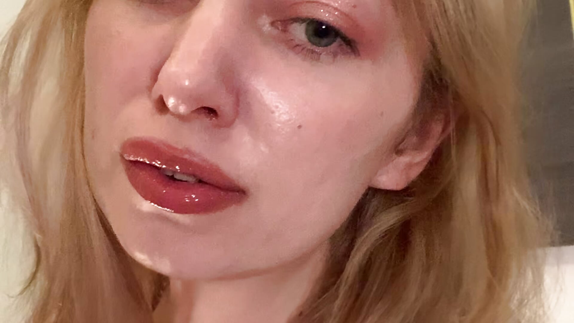 XOXO - Video von florawinx Cam-Model