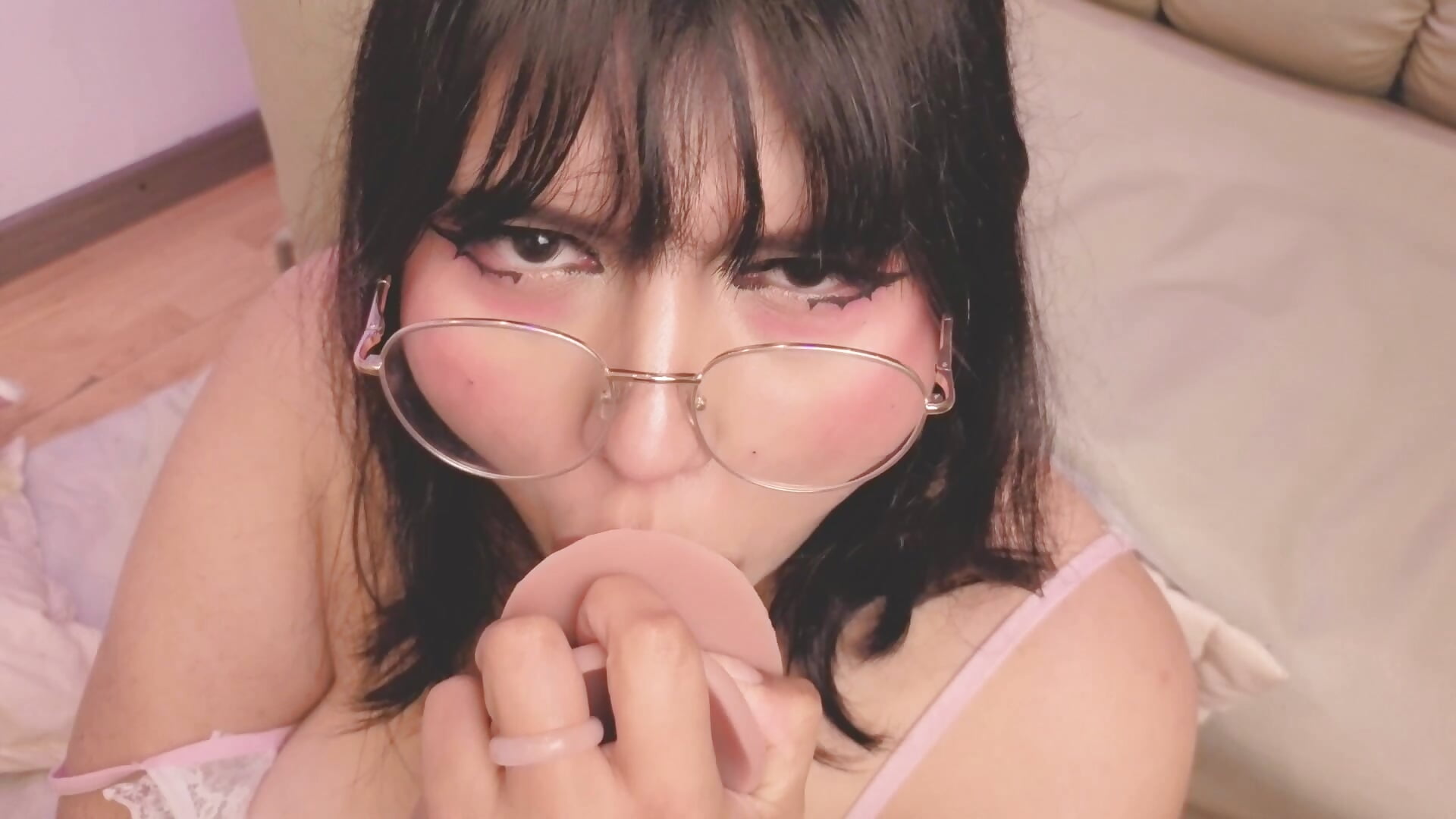 Will you let me blow it? :3 - วิดีโอโดย SaraLyynn โมเดลแคม