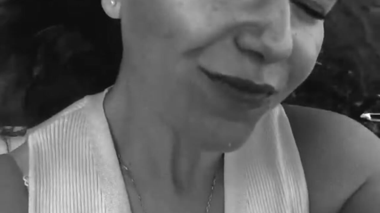 Muah! – video od webkamerové modelky NewLuxxy