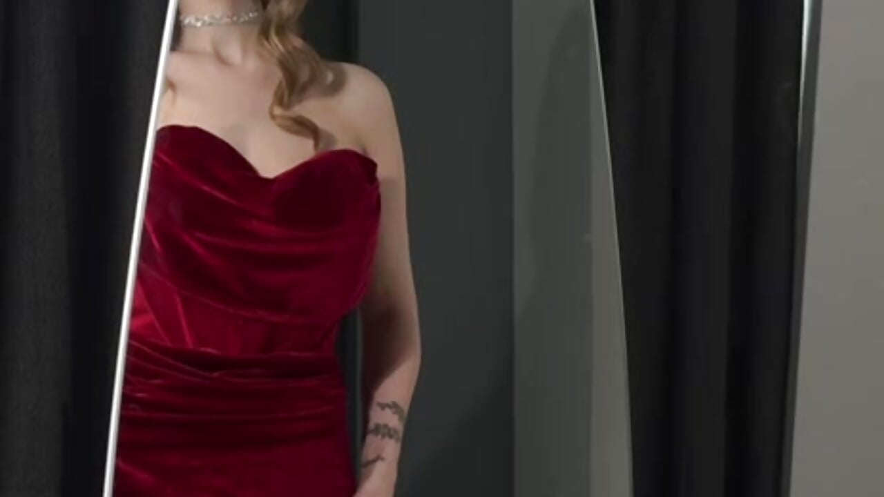 Woman  in red - Milana_Shern video
