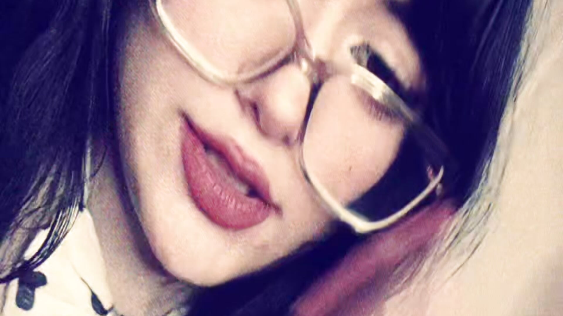 Puppy - video by AlynaDoll_ cam model