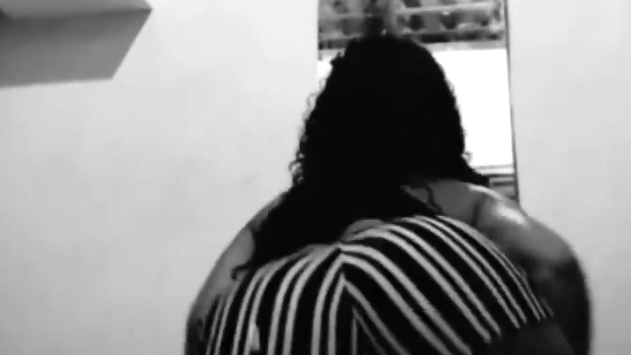 Rebolando gostoso 😘 - video by misMariana cam model