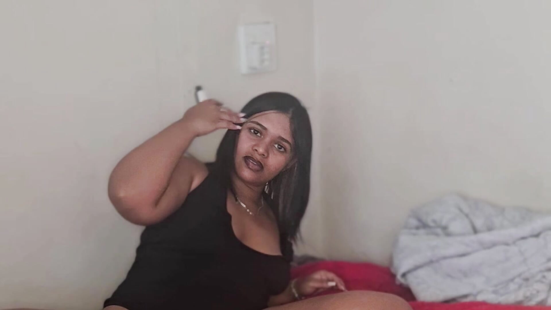 🍑🍑@𝓼𝓱𝓮_𝓱𝓪𝓼🔥✨️－カメラキャストのfeisty_stunnerの動画