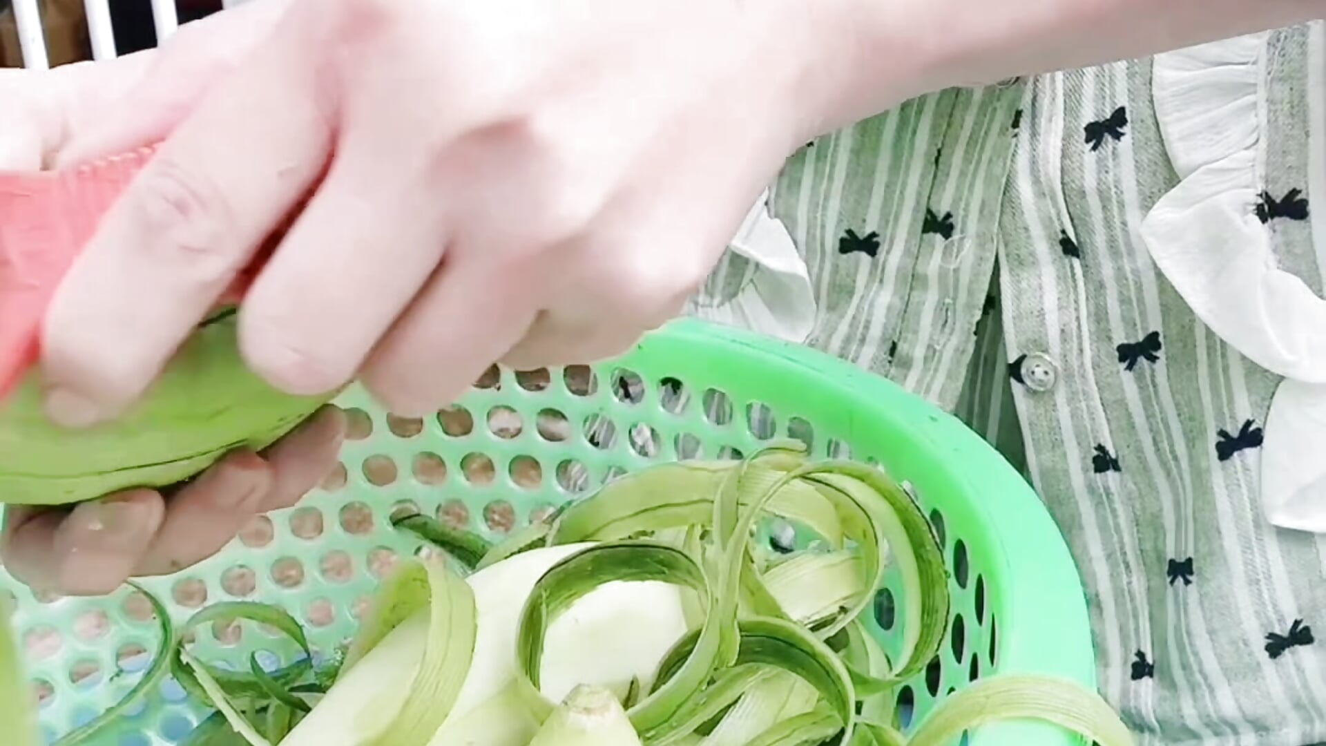 A meal like this… only missing you. 😉 Come join me! ^^ - video oleh model kamera Miuxynh