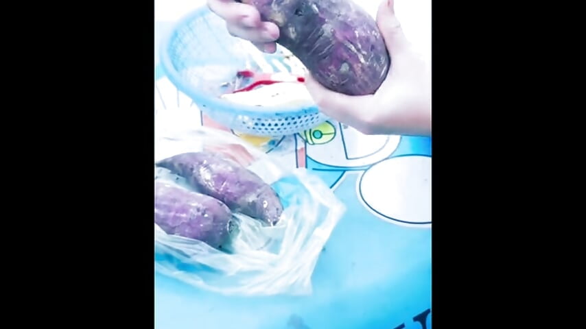 I'll prepare it for us to eat, then we'll go have sex and have a litter of babies ^^ – video af Miuxynh cam-model