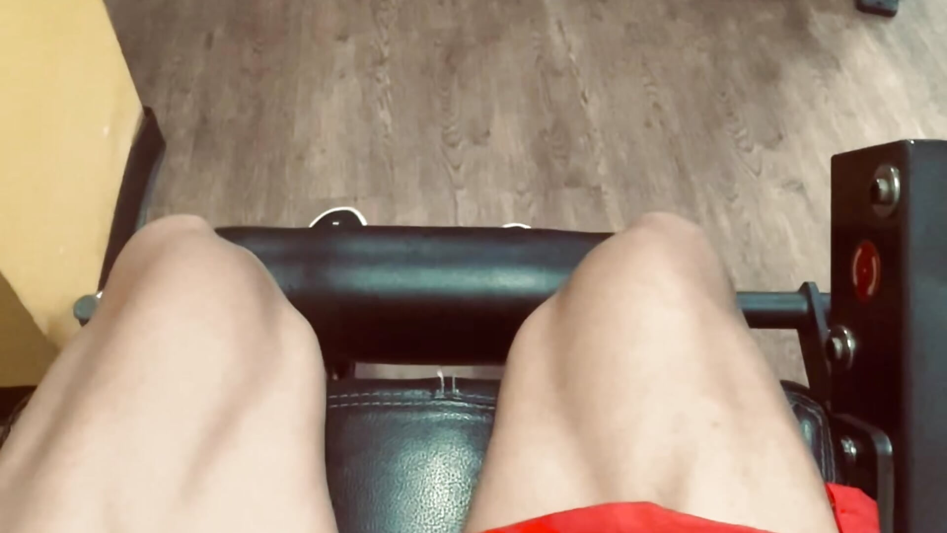 LEGS HOT IN GYM😏💦 - วิดีโอโดย Ken_Boss โมเดลแคม