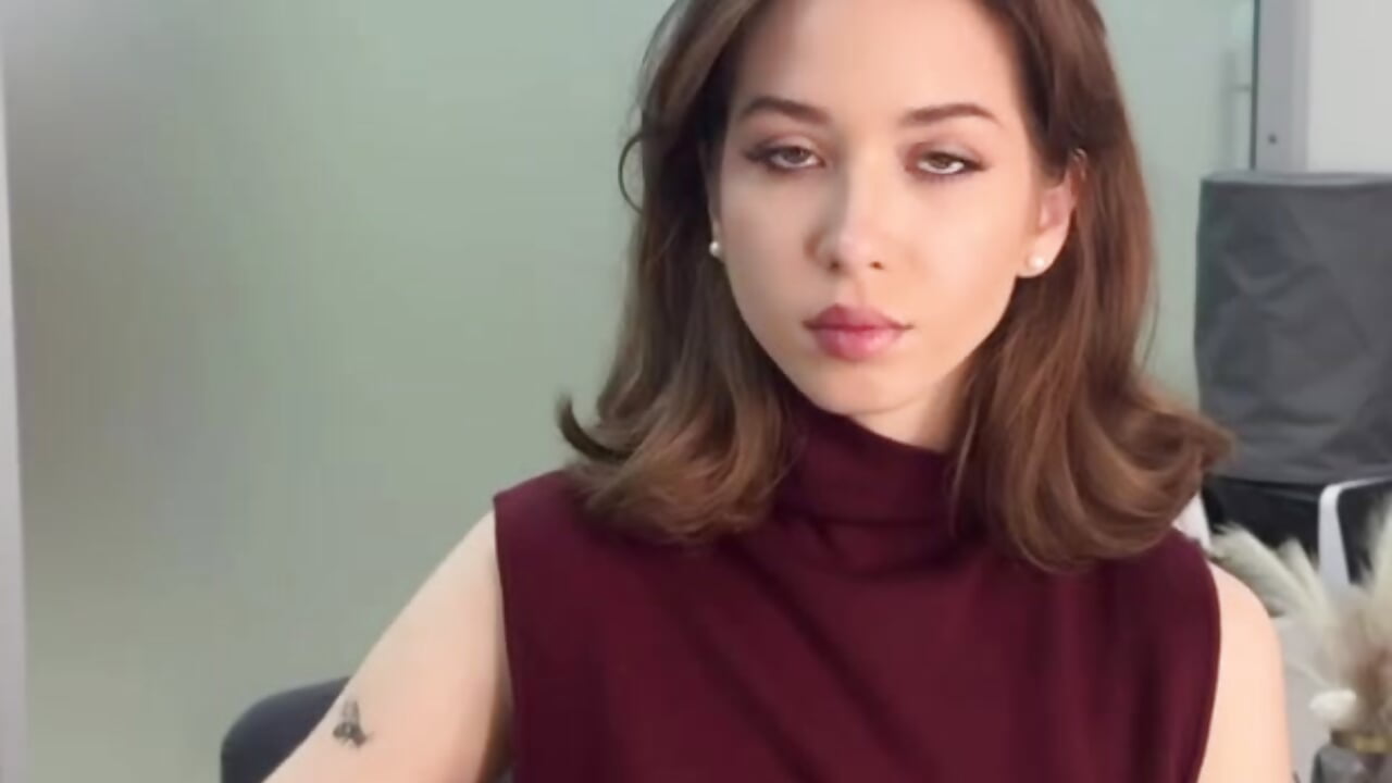 After a beautiful makeup look — filmik Sara_Bloservety, modela(-lki) na kamerkach