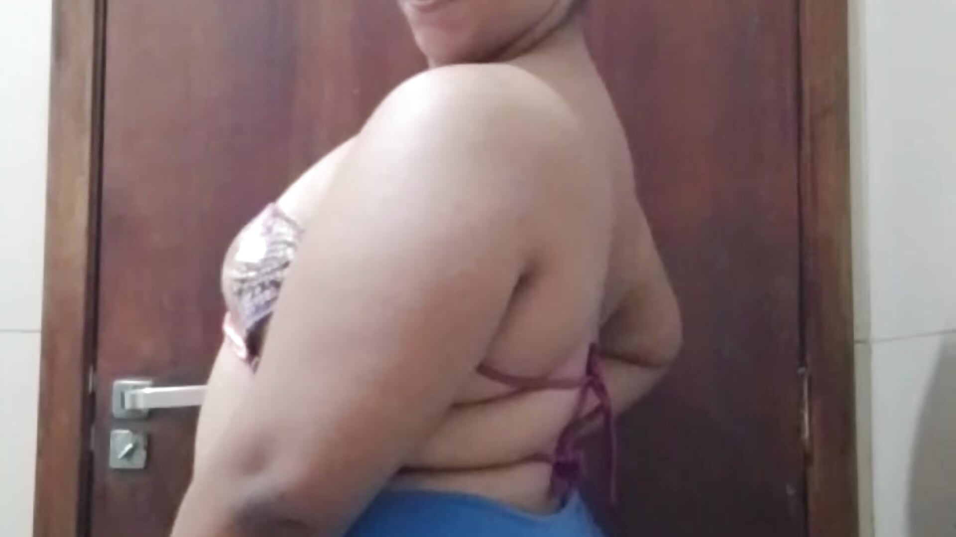 Toda em chama! 🥵😈 - vídeo de Raphaella_Desejo modelo de câmara