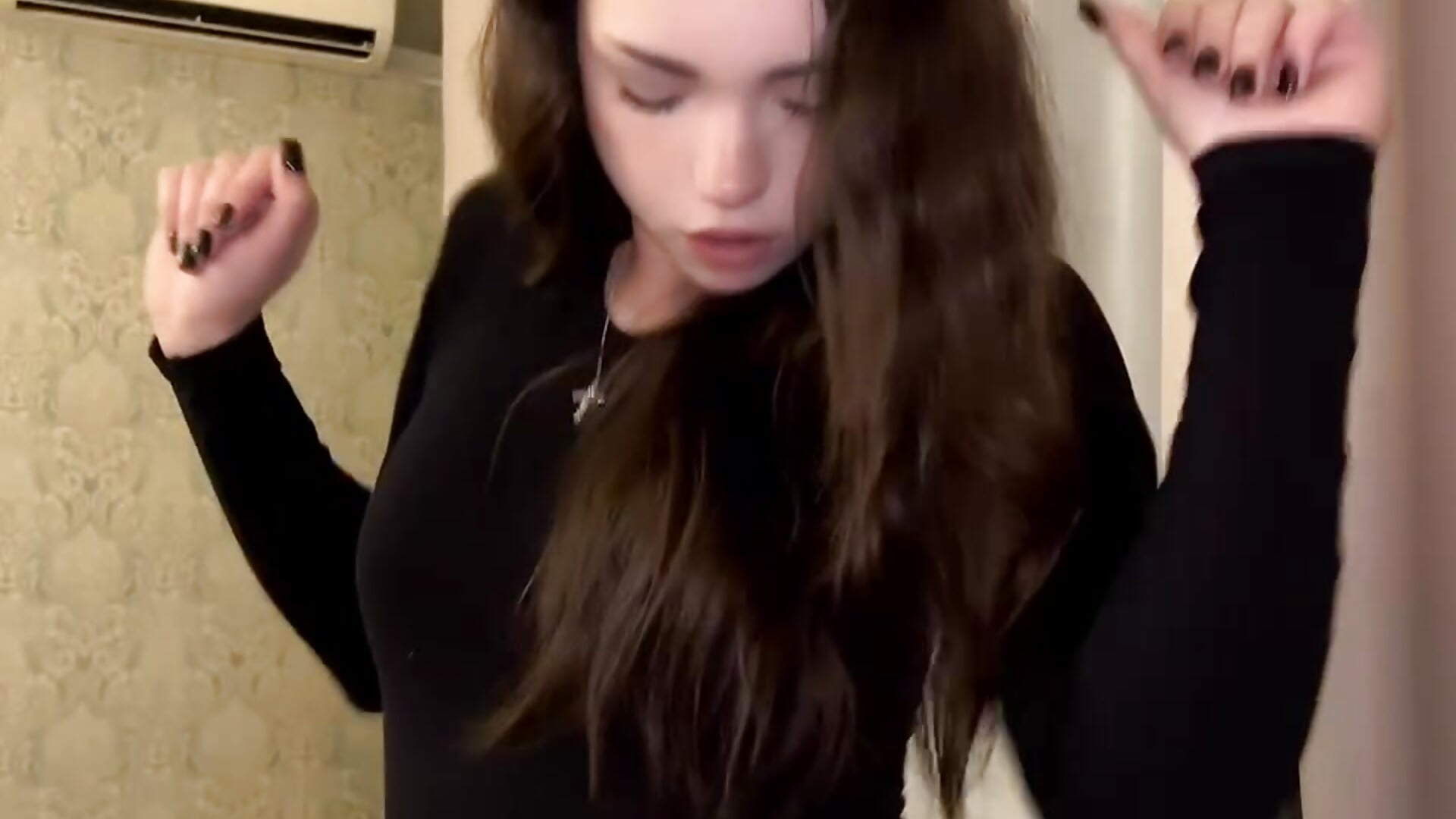 Me^^ - video av EdenBrowne cam-modell
