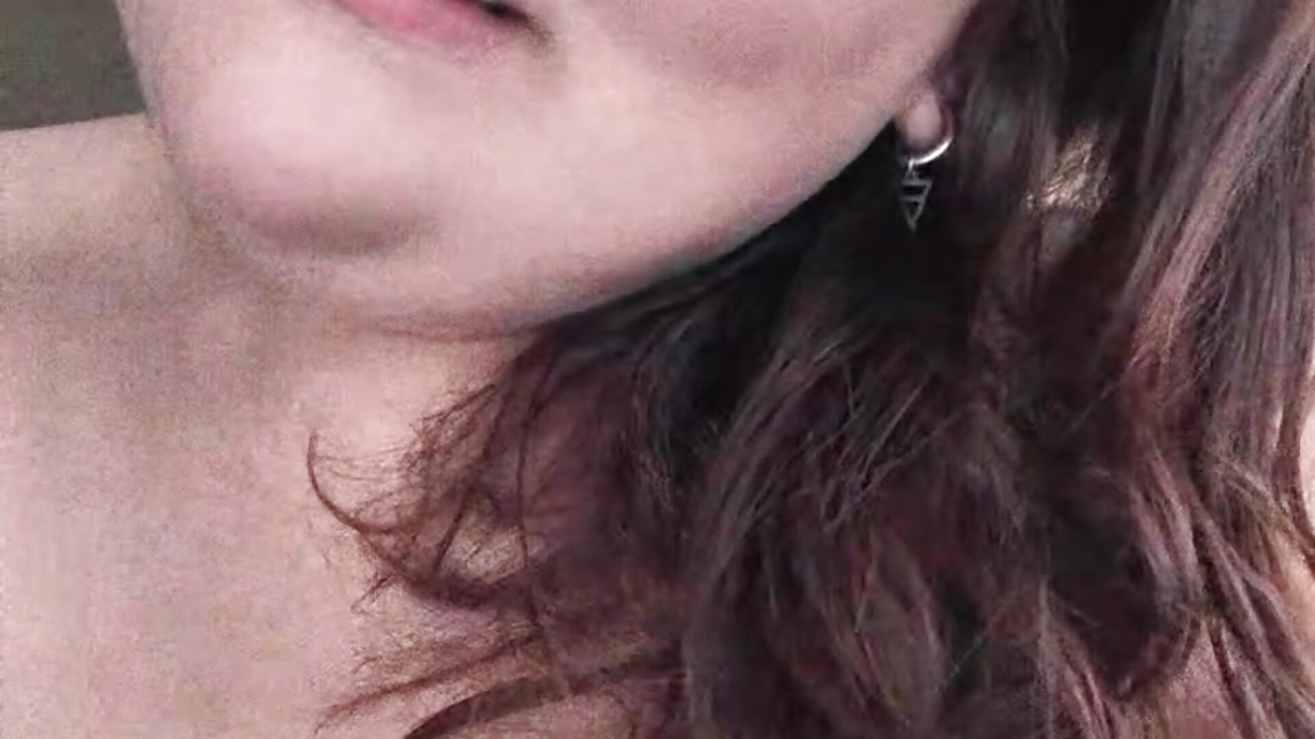 I feel so hot when you're near. - video Scarrlet_Rou kameramallilta