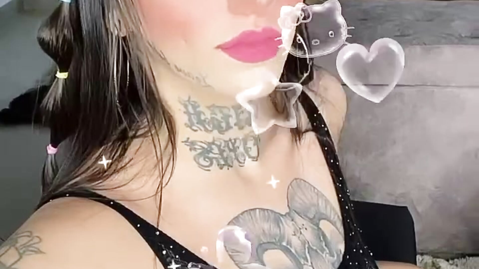 YOUR ELF FAVORITE 🫰🏻✨🧝🏻‍♀️🖤 - فيديو من miaink1111 موديل الكام