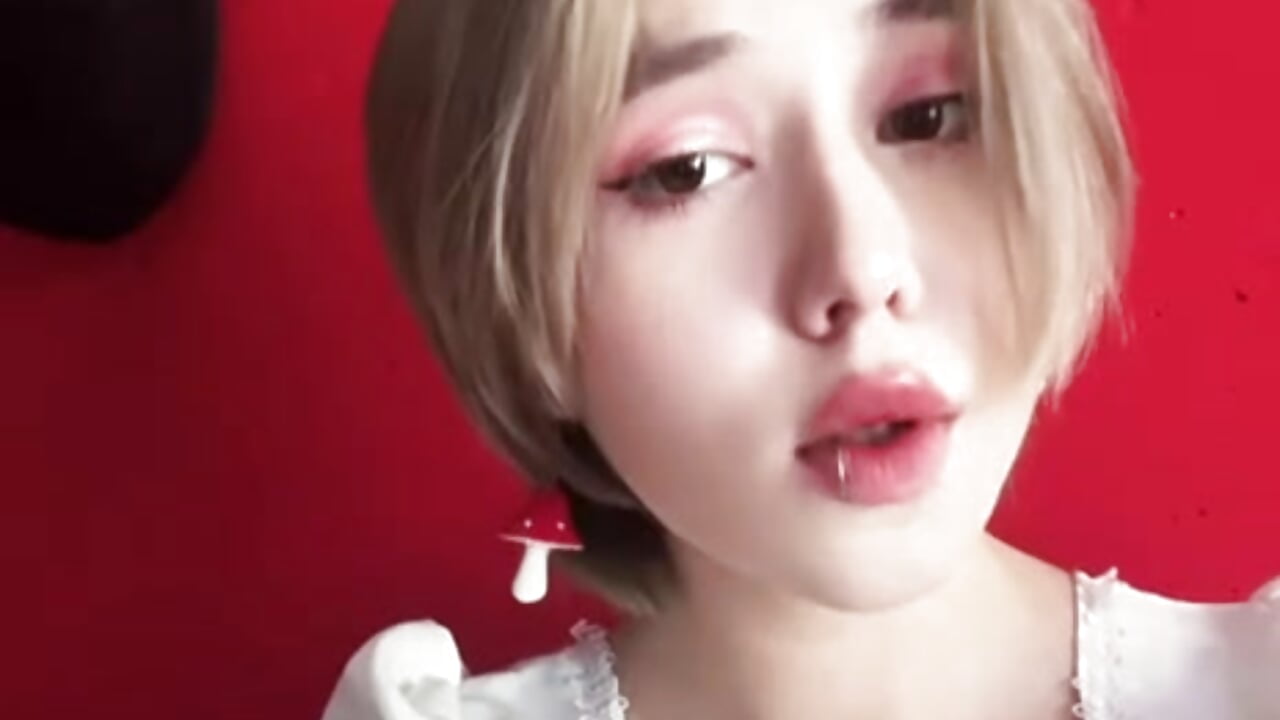 You should listen to me – video od webkamerové modelky Joli_power