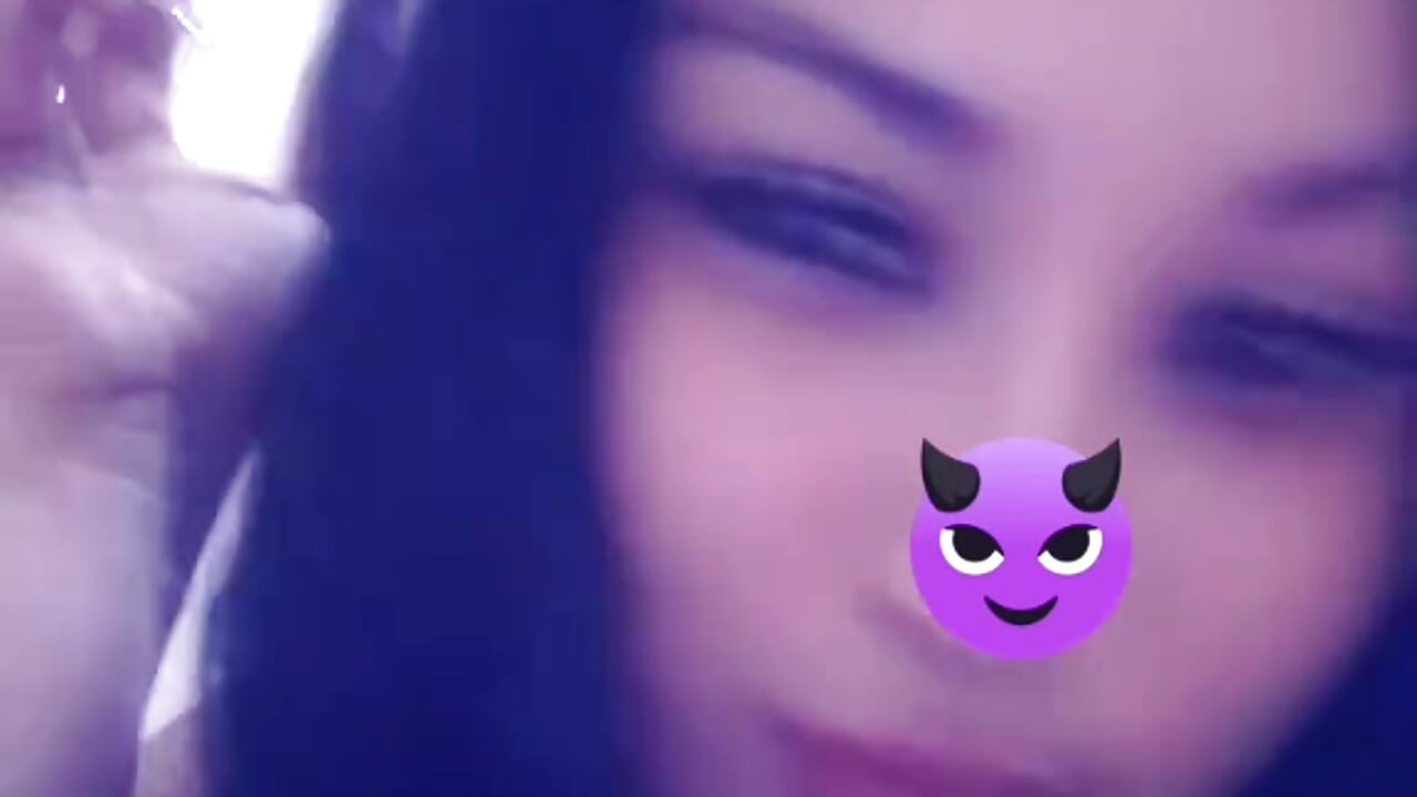 NAUGHTY FACE - Traviesa_vale 캠 모델의 동영상