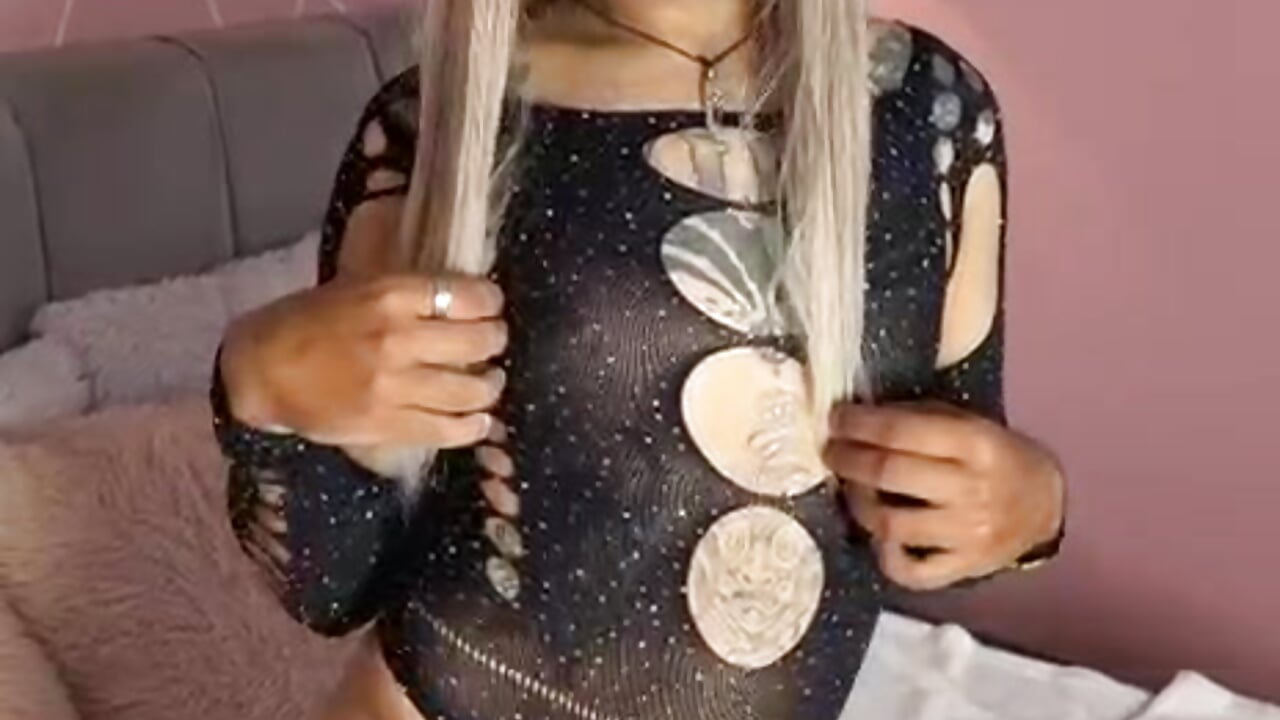 Hello guys! - video oleh cami_bonet kamera model