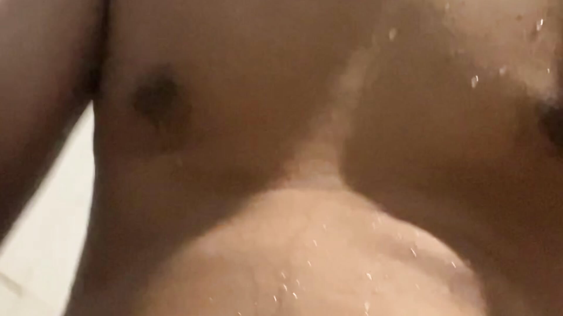 BATH AND JERK - hotdogPH adlı kamera modelinin videosu