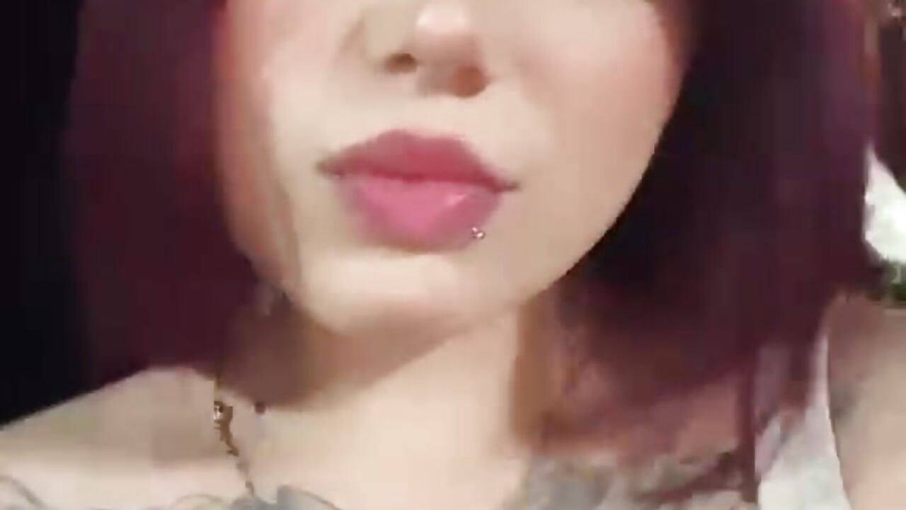 Hola mis amores ♥ - فيديو من dollcherry_ موديل الكام