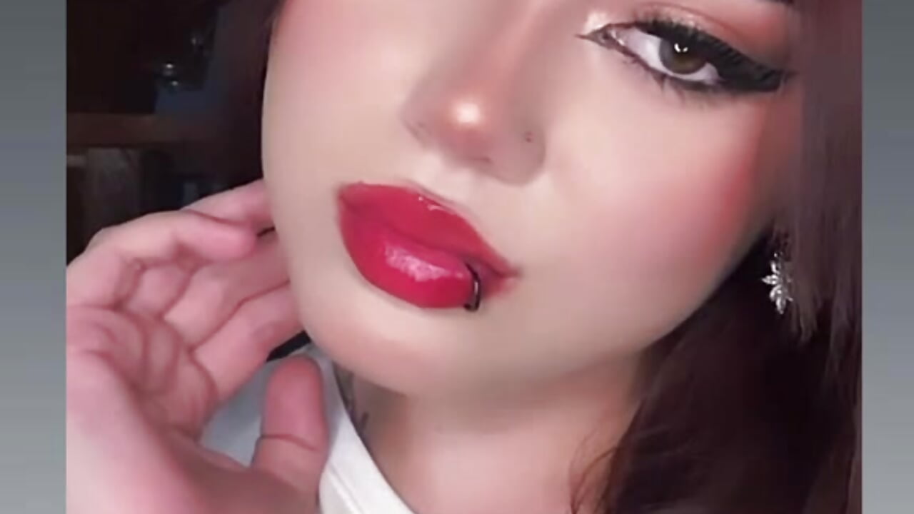 Follow me ♥ - فيديو من dollcherry_ موديل الكام