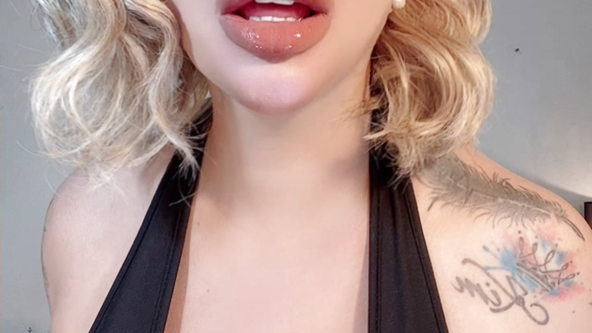 Hieeeeeeee — filmik _Queen_of_Hearts_, modela(-lki) na kamerkach